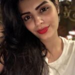 Sonali Raut Instagram - I'm a Pizzerian!!!! #selfie😚 #pizza #swag #selflove #italian #foodie #junk #beingme