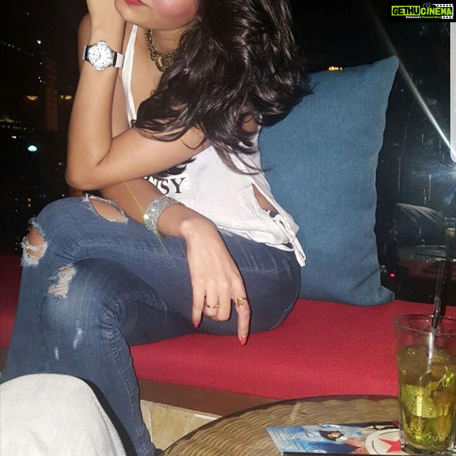 Sonali Raut Instagram - Mood!!!! #fun #mood #chill