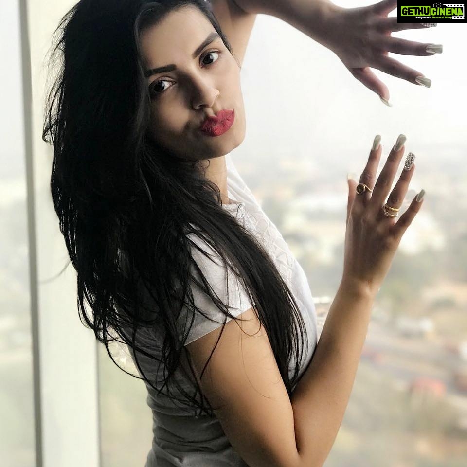 Sonali Raut Instagram - Love posing!!!! #poses #camera #shots #red #white #simplicity #mood