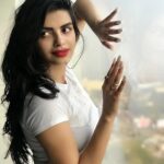 Sonali Raut Instagram - Love posing!!!! #poses #camera #shots #red #white #simplicity #mood