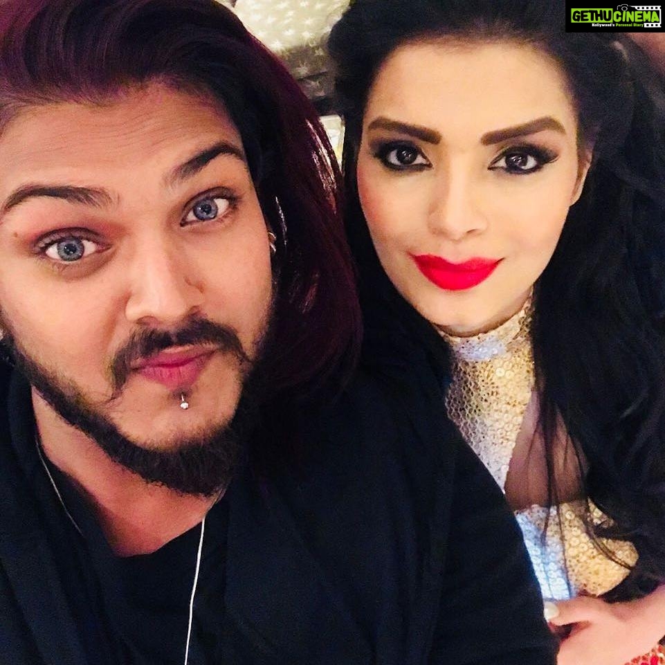Sonali Raut Instagram - Glimpse from yesterday's performance!!! #work #abbott #show #event #performance @yuvrajent