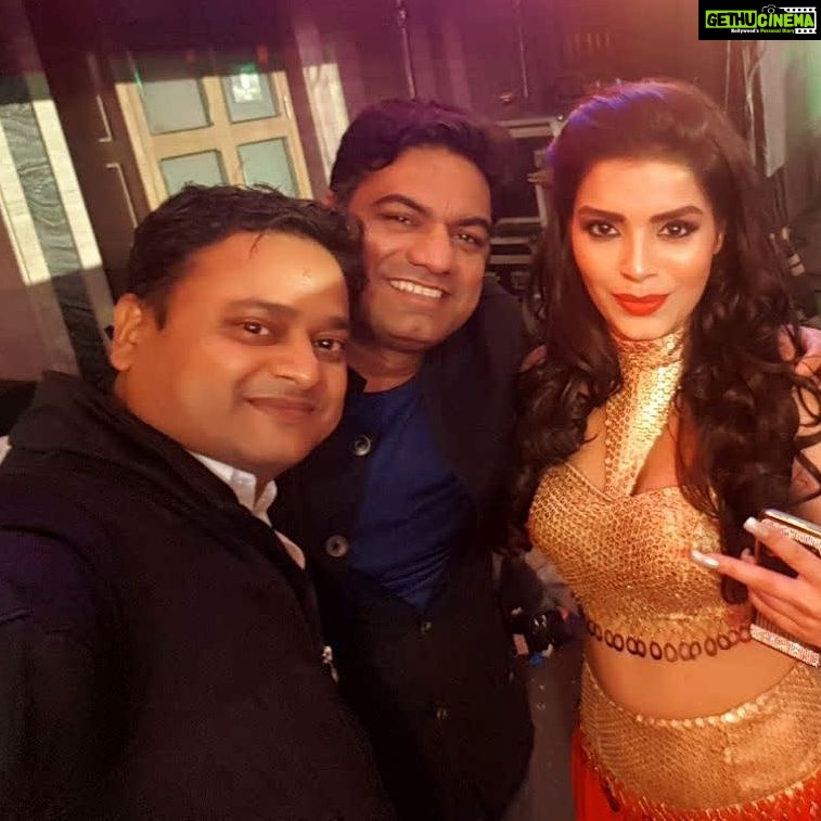 Sonali Raut Instagram - Glimpse from yesterday's performance!!! #work #abbott #show #event #performance @yuvrajent