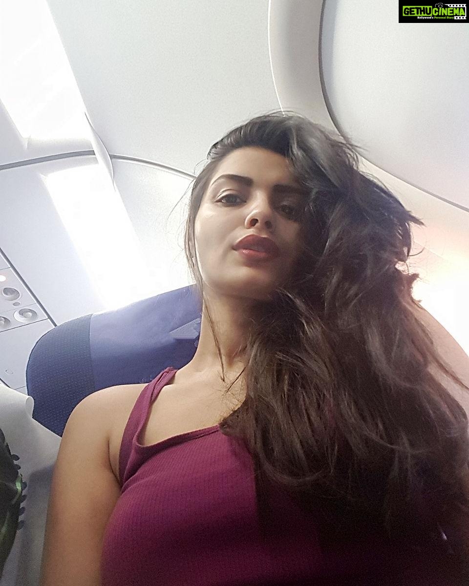 Sonali Raut Instagram - Off to #ooty #traveldiaries #fun #excited