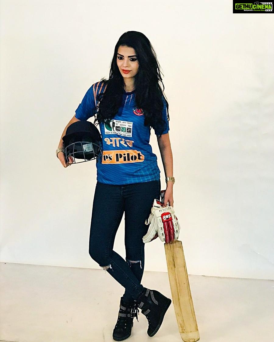 Sonali Raut Instagram - Celebrity cricket match with specially abled indian cricket team...! Be ready for an exciting match.. #celebrity.#dillzanwadia # specially #challenged #indiancricketteam