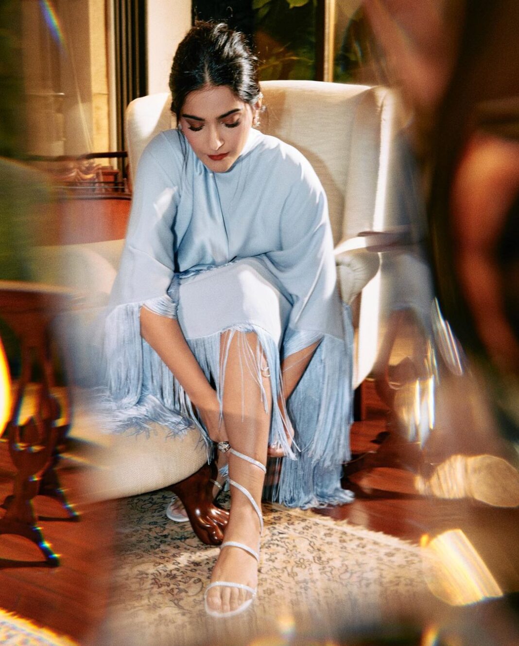 Sonam Kapoor Instagram - Blue Oh, so lonesome for you Tears fill my eyes 'till I can't see 3 o'clock in the mornin, here am I Sitting here so lonely, so lonesome I could cry Dress @tallermarmo Shoes @renecaovilla Earrings & earcuffs. @ayanasilverjewellery Rings @mahesh_notandass Styled by @rheakapoor Team @manishamelwani @sanyakapoor Make up @artinayar Hair @themadhurinakhale Photo @leroifoto Fashion interns @sudarshana.dardnal @_ishitachandan_ Mumbai, Maharashtra