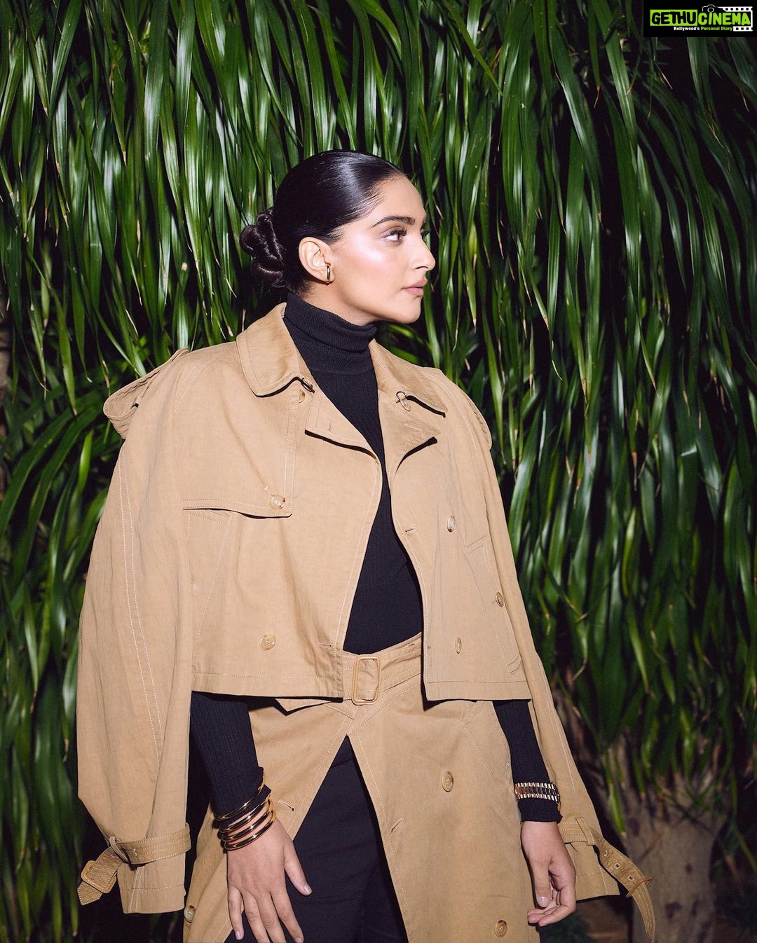 Sonam Kapoor Instagram - OOTN for āļø @rise.camp.in Trench. Kilt - @moschino Earrings and Cuff - ( šššš¤«) Watch - @rolex @ethoswatches Shoes - @louisvuitton Ć @nike Styled by @rheakapoor Style Team @spacemuffin27 @manishamelwani @sanyakapoor @stacey.cardoz HMU @namratasoni Shot by @vaishnavpraveen @thehouseofpixels Delhi, India