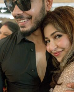Sonarika Bhadoria Instagram - 3-12-2022♥️♾️✨🧿 My whole heart for my whole life💫 Got myself the gift of a lifetime!🌍 eternally grateful for this blessing🙇🏻‍♀️♥️ Happy Happy Roka Love @vikas__parashar 📸 @israniphotography 🤍