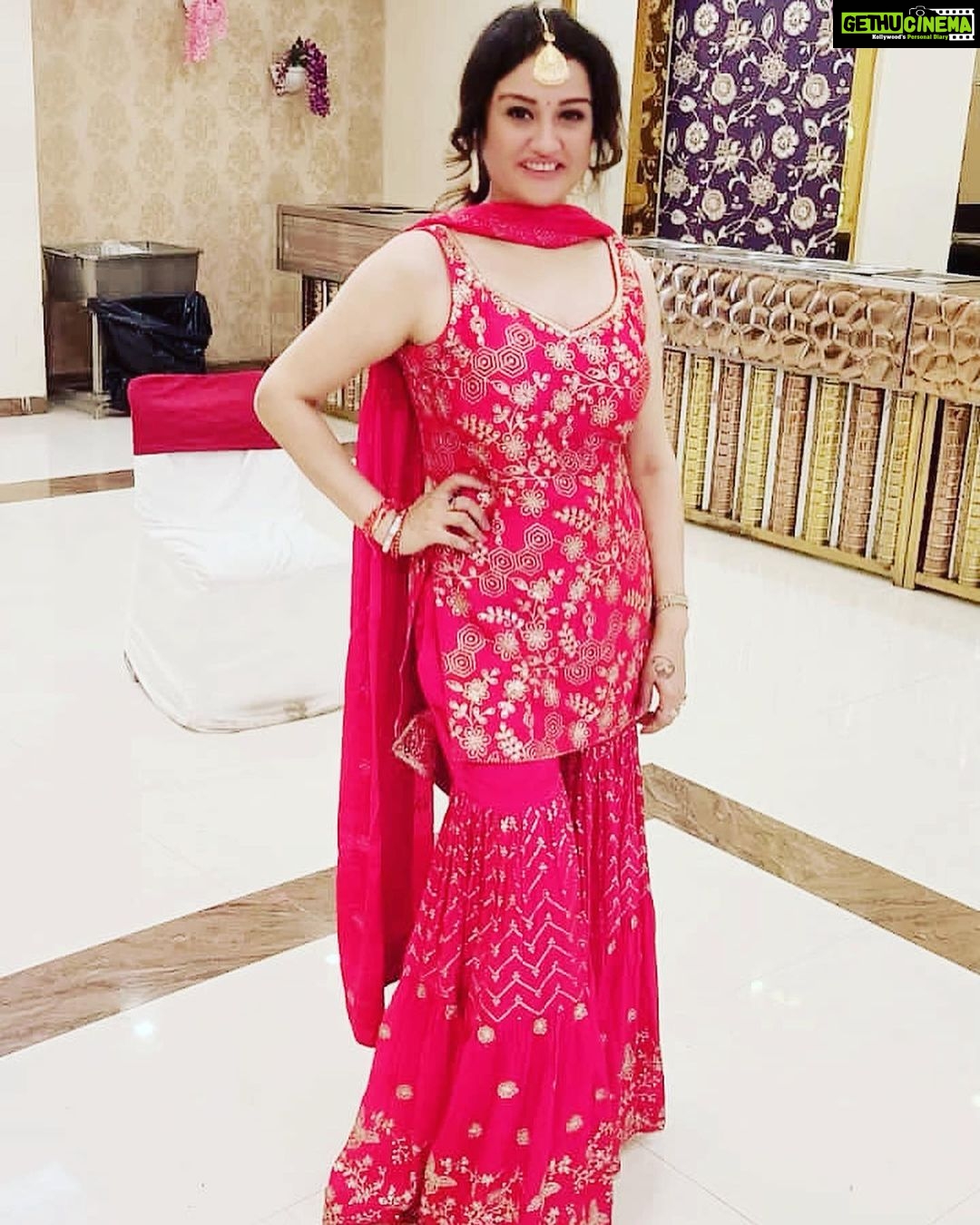 Sonia Agarwal Instagram - #cousinswedding❤️ #weddingseason #familywedding #happiness #love #laughter #punjabisuit #soniaagarwal #sa