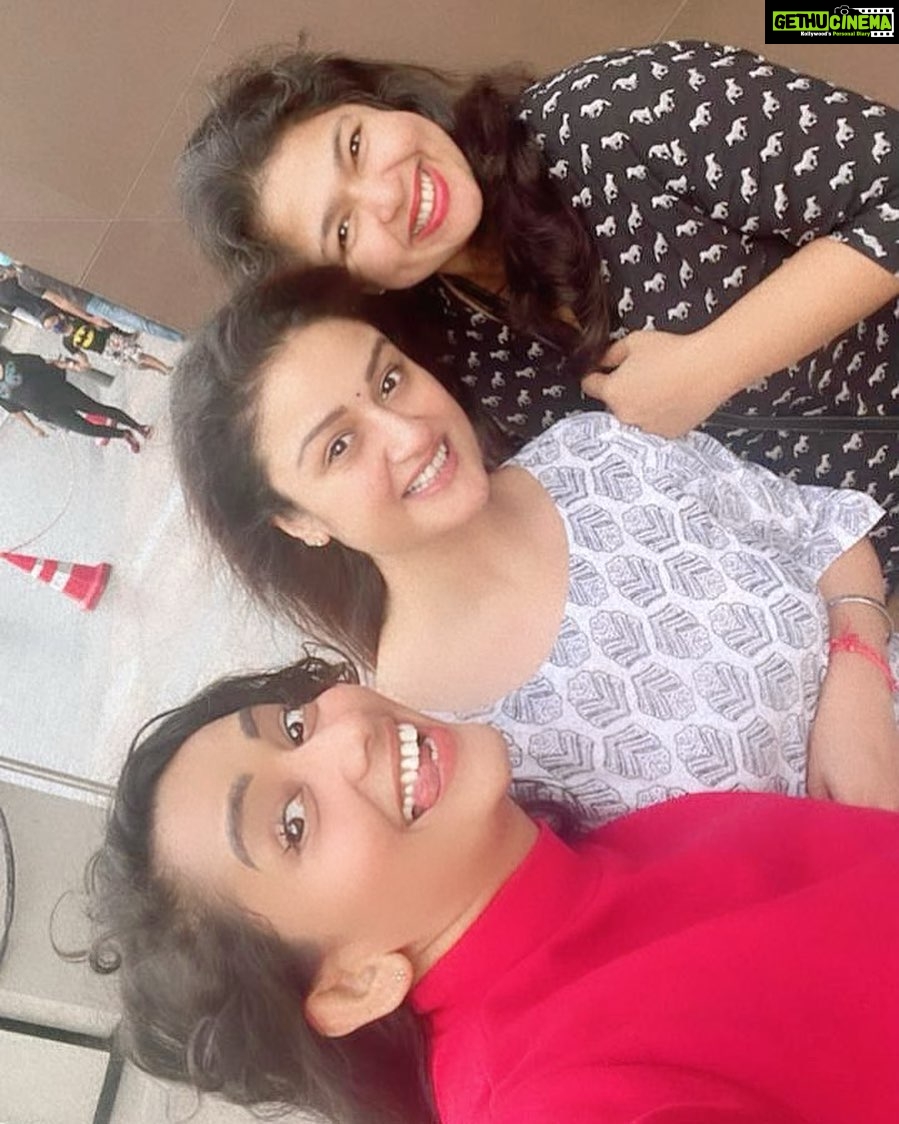 Sonia Agarwal Instagram - Good times with besties ❤️ #bff #friendshipgoals #love #happiness #laughter #madness #lovethemsomuch