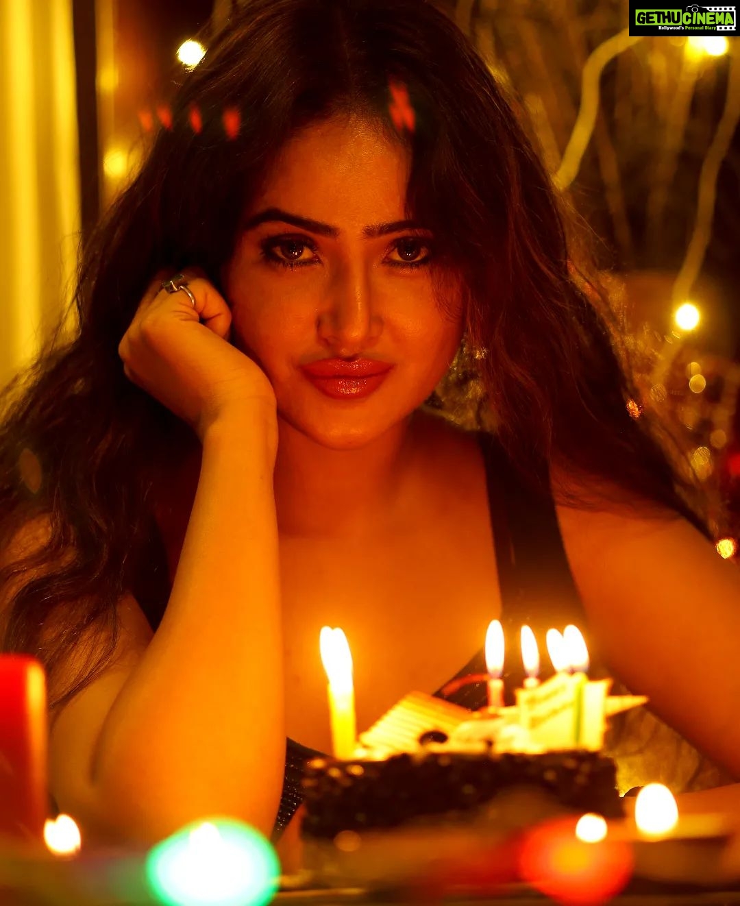 Sony Charishta - 8.3K Likes - #😊🤗🙏🤲 On this birthday, I would like to thank god for this wonderful blessing called life and thanking my followers for their unconditional love. Also thanking friends and family for all they have done.
.
.
.
.
.
.
.
.
.
.
.
.
.
.
.#explorepage #explore #exploremore#explorer
#expofilm .#southactress