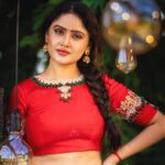 Sony Charishta Instagram - #💥. . . . . . . . . . . .. . .@sandeepgudalaphotography @thenawabsgarden @duta_couture #sonycharishtafanc #indianactress #southactress #traditional #tamily #traditionalwear #explorepage #explore #exploring #sareefashion #legs #sexy #neval #hotnavel #navelshow #actresssexy #actress #hotmodel