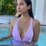 Sophie Choudry Instagram - Bet I made you look👀🎶💕 Swimsuit @shivanandnarresh @tanimakhosla Necklace @chic_therapy_ @dinky_nirh 📸 @ambereenyusuf #prettyinpink #madeyoulook #workation #poolside #pooldays #pinkhaze #mermaid #perfectday #midweekmotivation #waterbaby #nofilterneeded #sophiechoudry