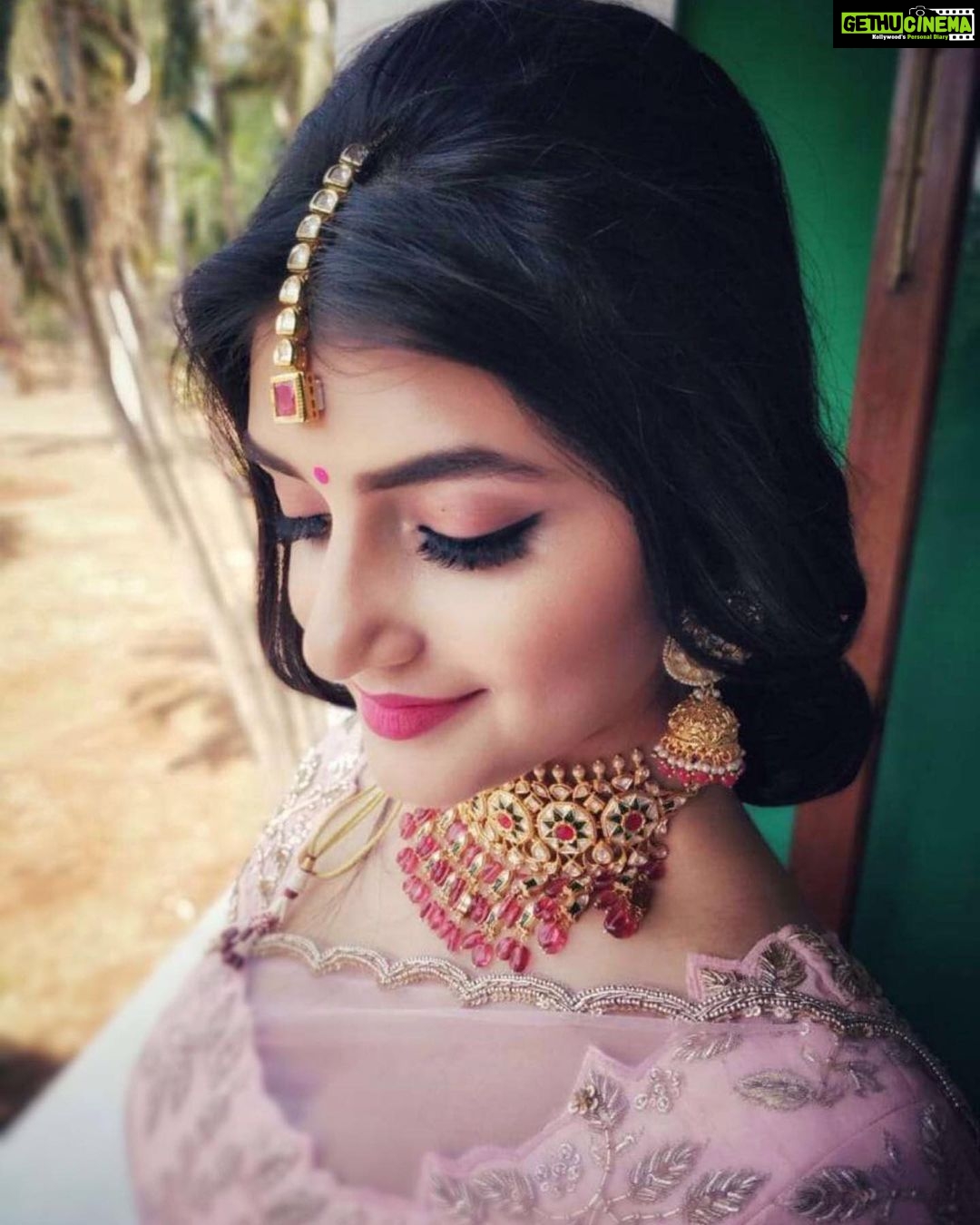 Sreeleela Instagram - Close your eyes........ What do you see? 🧐🎀