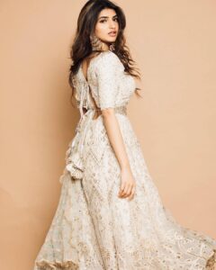 Sreeleela Instagram - The Beauty is How you wear Who you are ✨ . . Styled by - @ashwin_ash1 & @hassankhan_3 Outfit - @geethikakanumilli Jewellery- @thetrinkoholic Shot by - @yadav.karthi 💄- @deepikakarnanimakeovers Hair- @priyankaarora22