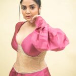 Sreemukhi Instagram - Dance ikon ✨ On @ahavideoin ✨ @oak_entertainments Styled by @greeshma_krishna.k Outfit - @indusuresh_p Earrings - @yuvi_collections PC @chinthuu_klicks Make up @nookesh.malla Hair - @mahi_brand_ #sreemukhi #danceikon #aha #oakentertainments #styledbygkk