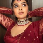 Sreemukhi Instagram - Aadivaaram with star maa parivaaram! ✨ On @starmaa every Sunday at 11 am! ✨ Styled by @greeshma_krishna.k Outfit @gummadidalashashi.label Jewellery @yuvi_collections PC @chinthuu_klicks Make up @nookesh.malla Hair @mahi_brand_ #sreemukhi #starmaa #aadivaaramwithstarmaaparivaaram #styledbygkk