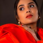 Sreemukhi Instagram - Dance ikon! ✨ Grand Finale! 🔥✨ On @ahavideoin ✨ @oak_entertainments Outfit @gummadidalashashi.label Styled by @greeshma_krishna.k PC @chinthuu_klicks Make up @nookesh.malla Hair - @mahi_brand_ #sreemukhi #danceikon #grandfinale #aha #oakentertainments #styledbygkk