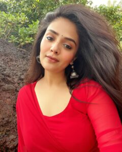 Sreemukhi Instagram - Red HOT! Why NOT?! 😁
Wrapping it up with a saree! 🔥🥰
And this was designed by my dearest @chandrikakancherla in may be 1 hour?!
 I love you @chandrikakancherla 🥰😘

PS- This trip is very close to my heart!❤️🧿

#sreemukhi #redhotwhynot #colagoa #vacation