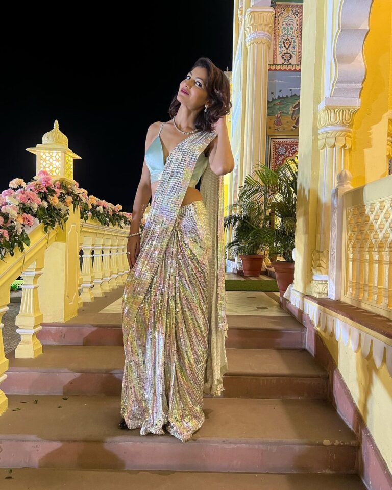 Sriti Jha Instagram - Outfit @ranbirmukherjeeofficial Jewelry @the_jewel_gallery Stylist @stylebysaachivj Team @sanzimehta777 @stylebynikinagda