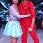 Sriti Jha Instagram - @itisriti I still remember your eyes were in tears when you achieved this aerial part for the 1st time, despite of being super scared of Heights you Achieved it !! Immense amount of respect for all the efforts !! Will remember these moments ❤ #jhalakdikhlajaa #sritijha #tarunraj #aerialhoop