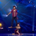 Sriti Jha Instagram - Our last performance On pachtaoge …… @itisriti @colorstv @vr_team369 @rishikaysh09 @immisskhan_sufi @ishu.1203 @sagarmishra.123 Thanks for all the love and support 🙏🏻 #jhalakdikhlajaa10 #sritijha #performer #actress #feelings #emotions #dance #stage #😊