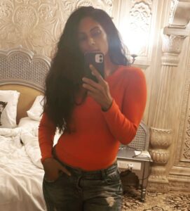 Sriya Reddy Instagram - It’s been a tiring few days …. No sleep …. No workouts …. Not feeling strong … decided to do a 100 #pushups before bed time and felt so good ! Sets the tone for the next day #staymotivated