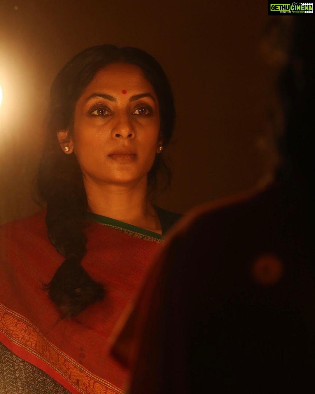 Sriya Reddy Instagram - The things directors tell you ! Smile but don’t smile … smile through your eyes !