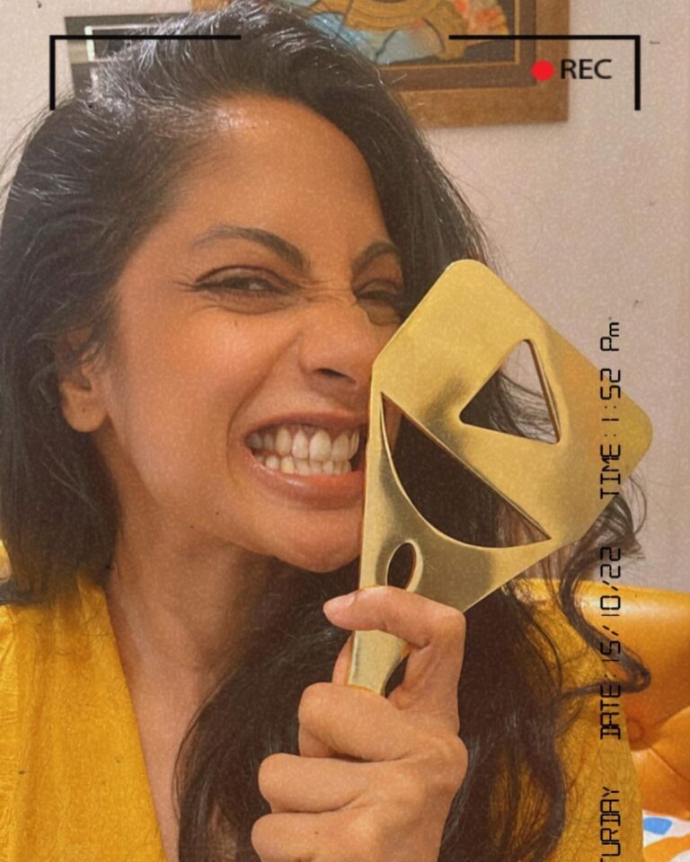 Sriya Reddy Instagram - Finally got my hands on this ! Super excited ! I still remember being so hesitant to do #suzhal if it was not the push I got from @pushkar.gayatri this wouldn’t be possible . They literally told me you have to do it you have no choice . The faith they had in me the faith @brammaofficial @anucharan.m had in me . I still remember Bramma sent me voice notes of all my dialogues to make sure I get it right . They had more faith in me than I had of myself ! Wouldn’t have been easy if it wasn’t for my sakkarai @kathir @aishwaryarajessh and prathiban sir ! Winning #bestactress for Suzhal seems like a dream ! #reginathomas was all heart and I truly lived her in each and every scene ! Thank you