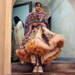 Sriya Reddy Instagram - Waiting to take one glimpse of the bride ! Captured perfectly by @rachelstylesmith