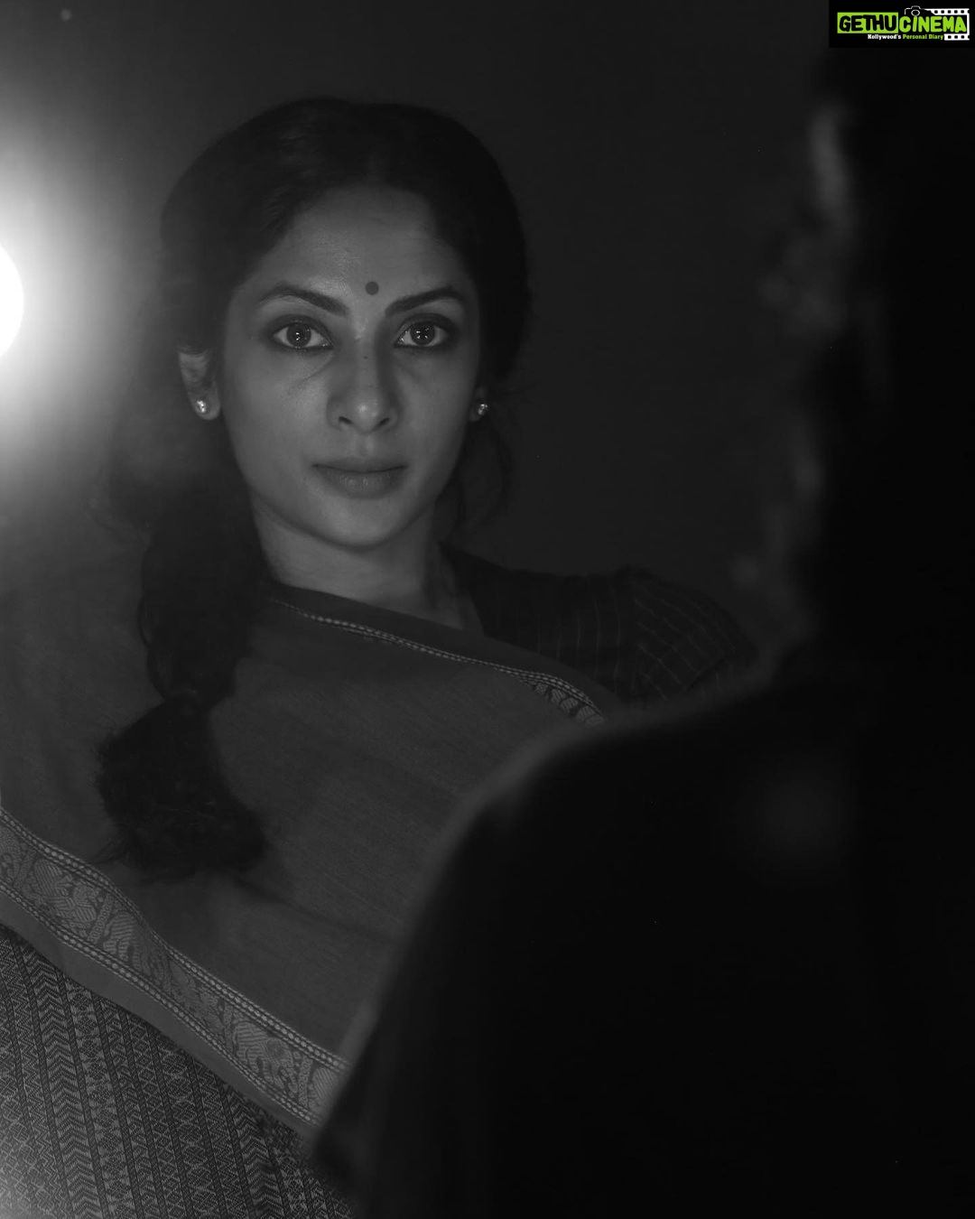 Sriya Reddy Instagram - The things directors tell you ! Smile but don’t smile … smile through your eyes !
