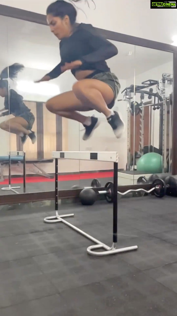 Sriya Reddy Instagram - Intense training begins ! #ifyouknowyouknow