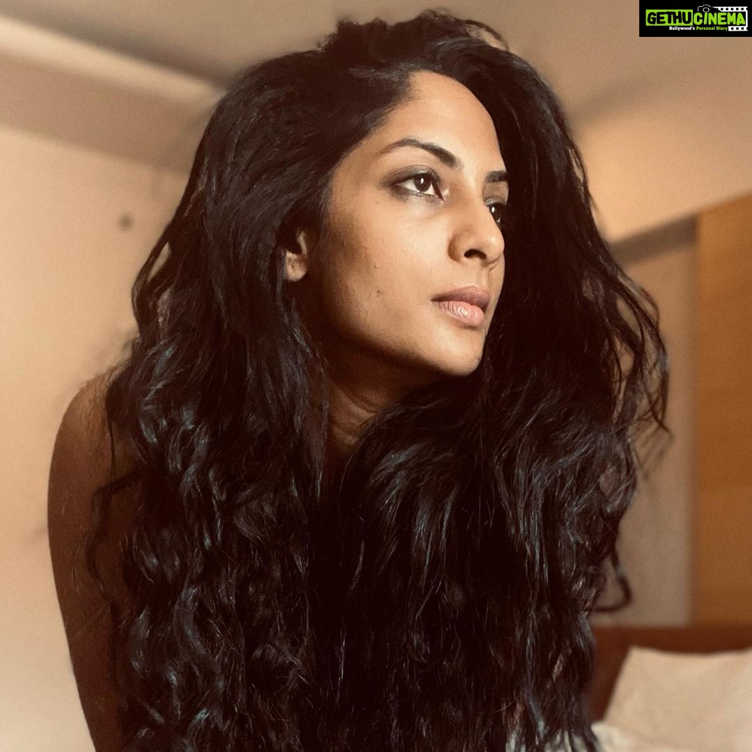 Sriya Reddy Instagram - Wild hair mornings ! Late nights shoots … but that doesn’t stop me from getting a workout in but first some self love , don’t wait for some one to show you love or to push you , push yourself do what it takes !