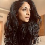 Sriya Reddy Instagram - Wild hair mornings ! Late nights shoots … but that doesn’t stop me from getting a workout in but first some self love , don’t wait for some one to show you love or to push you , push yourself do what it takes !