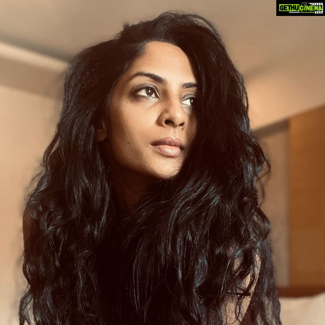 Sriya Reddy Instagram - Wild hair mornings ! Late nights shoots … but that doesn’t stop me from getting a workout in but first some self love , don’t wait for some one to show you love or to push you , push yourself do what it takes !