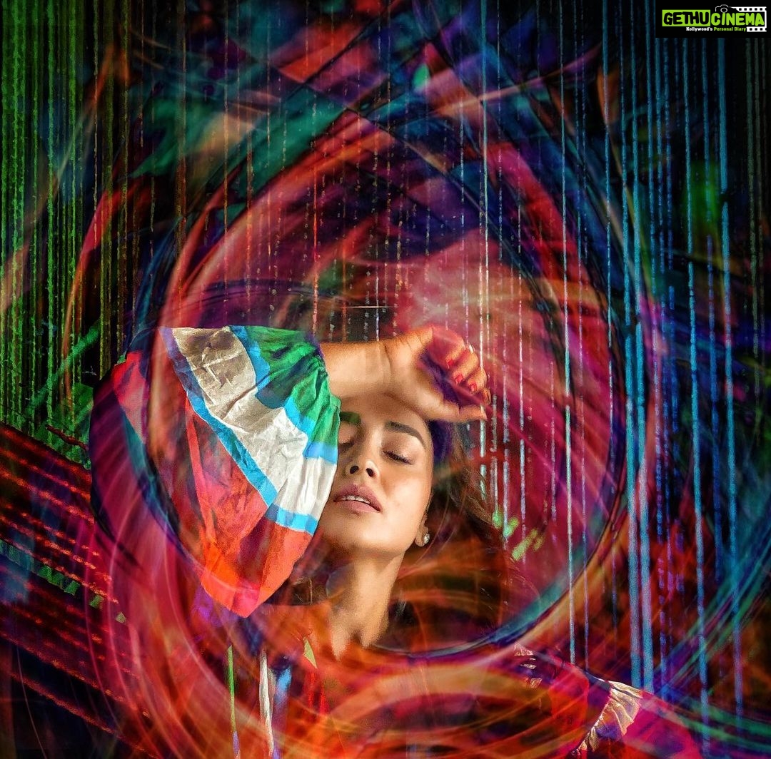Sunder Ramu Instagram - @shriya_saran1109 #sunderphotography @sunderramu #shriyasaran #actor #actress #films #shotoniphone