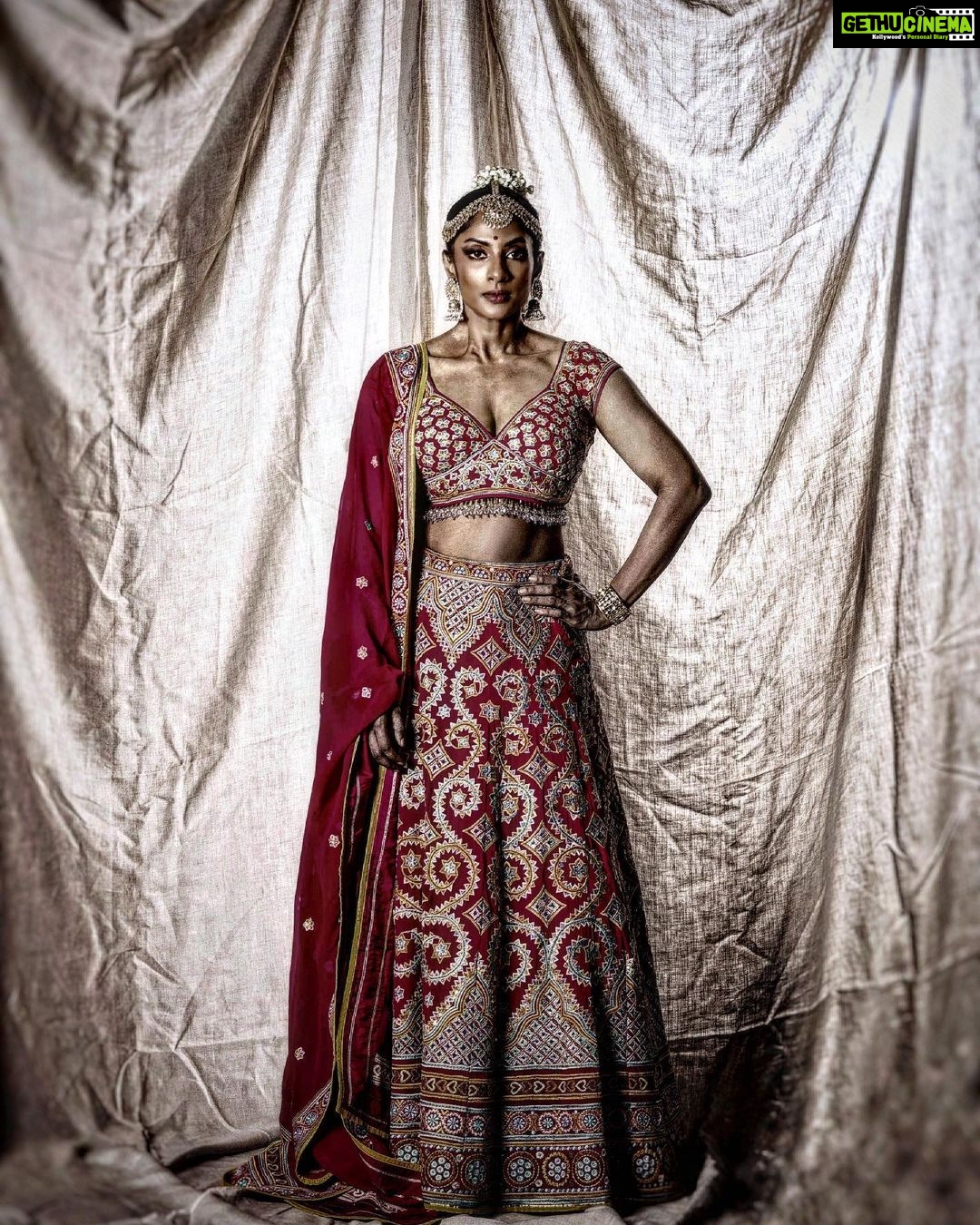 Sunder Ramu Instagram - Shot at #arkanza Posted @withrepost • @sriya_reddy 📸 @soondah_wamu Stylist : @niru05_raghupathy Makeup : @prakatwork Hair : @esy_hmangaihzuali Jewellery: @tribebyamrapali Outfit : @asalabusandeep @abujanisandeepkhosla