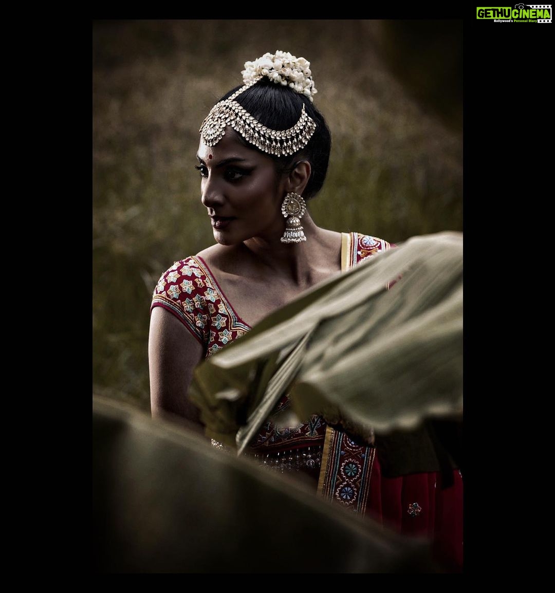 Sunder Ramu Instagram - Shot at #arkanza Posted @withrepost • @sriya_reddy 📸 @soondah_wamu Stylist : @niru05_raghupathy Makeup : @prakatwork Hair : @esy_hmangaihzuali Jewellery: @tribebyamrapali Outfit : @asalabusandeep @abujanisandeepkhosla