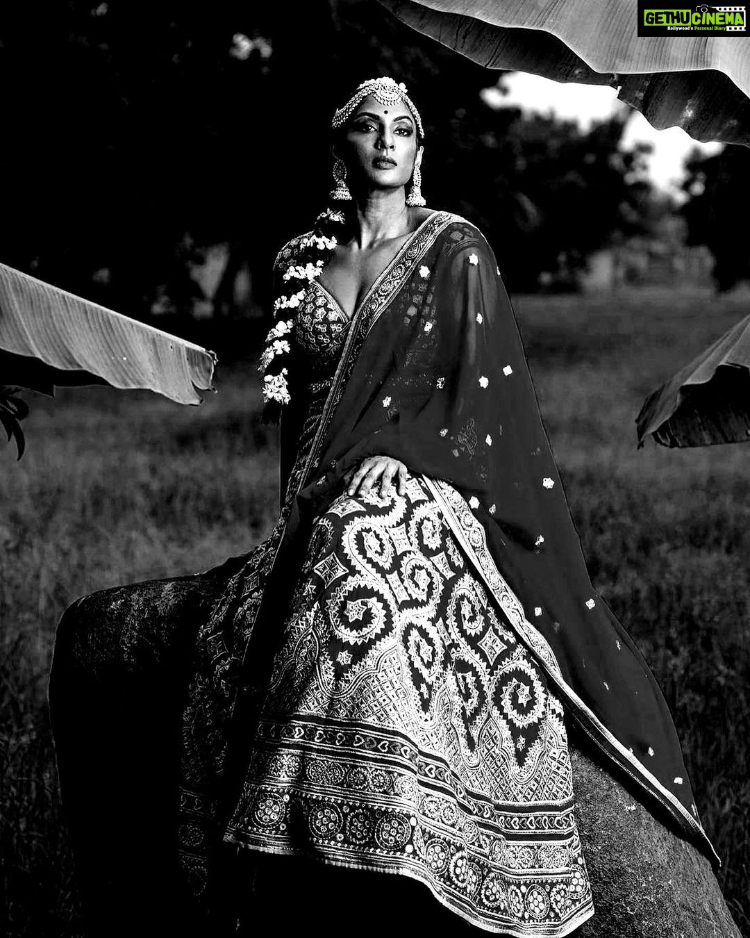 Sunder Ramu Instagram - Shot at #arkanza Posted @withrepost • @sriya_reddy 📸 @soondah_wamu Stylist : @niru05_raghupathy Makeup : @prakatwork Hair : @esy_hmangaihzuali Jewellery: @tribebyamrapali Outfit : @asalabusandeep @abujanisandeepkhosla