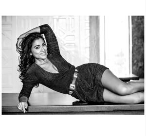 Sunder Ramu Instagram - #shotoniphone @shriya_saran1109 #sunderphotography @sunderramu #shriyasaran #actor #actress #films #portrait
