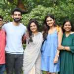 Sunitha Upadrashta Instagram – Few memories from #raayabaramai shoot.. Special thanks to @joinprakashraj garu for your wonderful hospitality. My entire team felt honoured meeting you at the location. Had great fun shooting this wonderful one min song #1minmusic #raayabaramai thanks @sreechaitzz for the wonderful pics❤️ Life At Prakasham