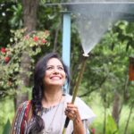Sunitha Upadrashta Instagram – Few memories from #raayabaramai shoot.. Special thanks to @joinprakashraj garu for your wonderful hospitality. My entire team felt honoured meeting you at the location. Had great fun shooting this wonderful one min song #1minmusic #raayabaramai thanks @sreechaitzz for the wonderful pics❤️ Life At Prakasham