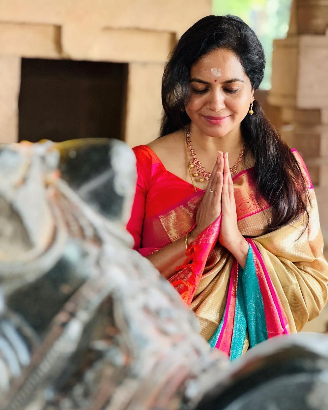 Sunitha Upadrashta Instagram - Ramappa temple is one of the oldest temples built by the Kakathiya’s. Amazing architecture and divine vibes made this day memorable. Om Namah Shivaya🙏🏻