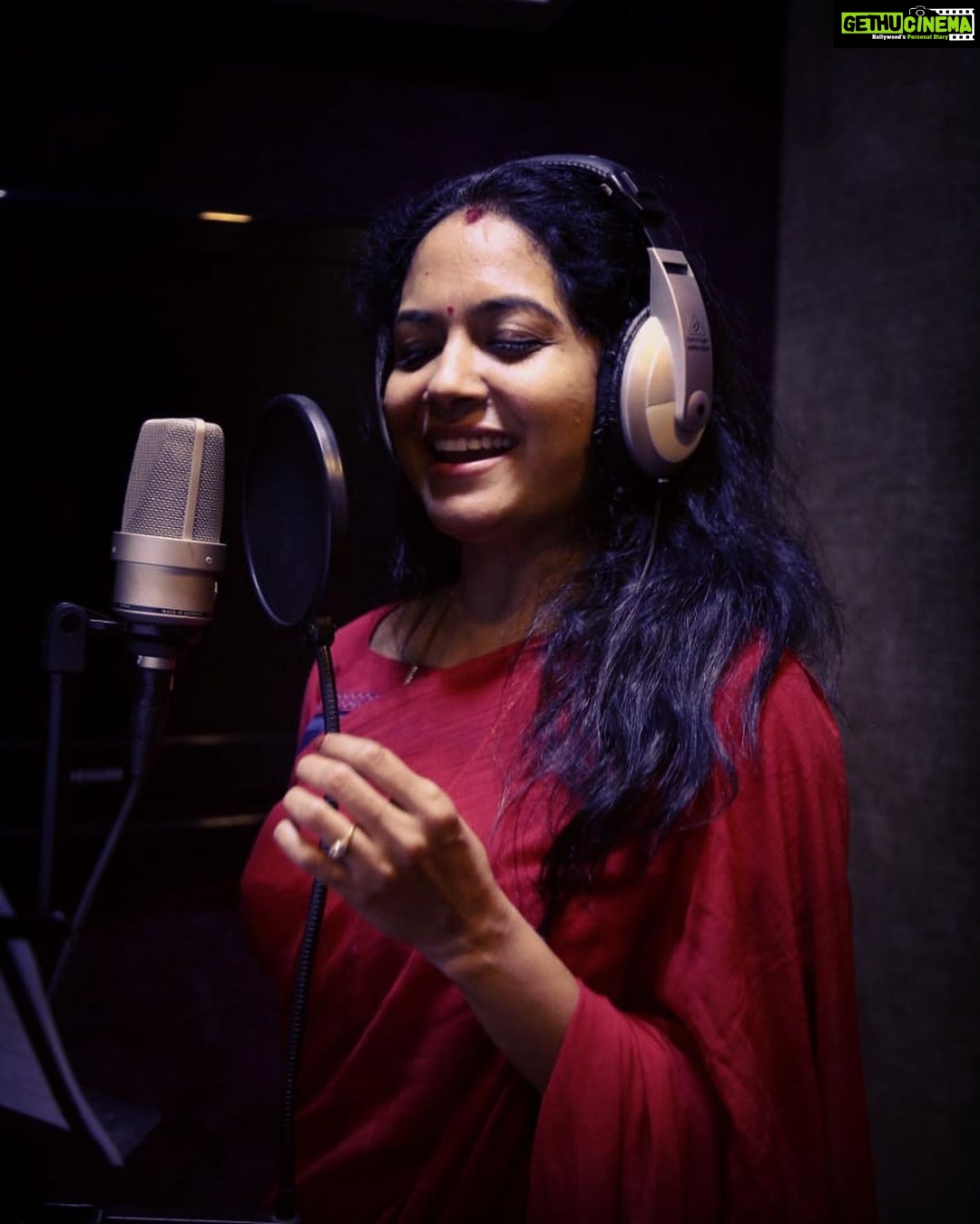 Sunitha Upadrashta Instagram - When I am in my own world of music❤️