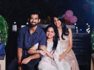 Sunitha Upadrashta Instagram - My world.. My family.. I might be missing couple of people in this post but I am fortunate to have wonderful people in my life!! Thank you Amma... for making my life easy.. for all the sacrifices, struggles to see us just happy and healthy! I have a good life! I have a family! What else I can ask for.. I have YOU in my life.. Amma.. Thank you 🙏🏻 Happy Mother’s Day to all the wonderful Mom’s!!