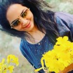 Sunitha Upadrashta Instagram - Felt the same joy as that of a sudden cool breeze on a sunny day on seeing these vibrant spring blooms amidst our concrete jungle!! Small things like this are what keep me going in life.. we love catching up on these precious moments inspite of my crazy schedules... ☺️ #friendsforever #bestie💞