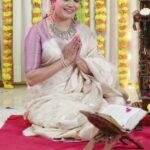Sunitha Upadrashta Instagram - Let’s start the celebrations of #Dussehra with this Divinely #SriRajaRajeshwariSlokam / శ్రీ రాజ రాజేశ్వరీ శ్లోకం, Out Now on @mangomusiclabel 🎼🕉️ ▶️ https://youtu.be/1-E2WBeLcZw #DeviNavaratriSlokas @upadrastasunitha @josyabhatla2014 @dr.josyabhatla #PrakashRex #Varun @sree.abheri.studios @vibhajewellers @gowrisignatures #MangoMusic