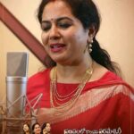 Sunitha Upadrashta Instagram - A Delightful treat to your ears! 🕉 Tune in to this Truly Divine #PranavamLoKoluvainaParameshwari Full Video Song is now available on @mangomusiclabel 🎶 🔗 https://youtu.be/7rkGsuk2OIA @upadrastasunitha @singergeethamadhuri @sahithichaganti @ramyabehara @hariniivaturi @singermalavika @satya.yamini @manisha.eerabathini @prakruthireddy_ @josyabhatla2014 @dr.josyabhatla @naga_gurunatha_sarma @sree.abheri.studios @vibhajewellers #MangoMusic #MangoMusicOriginals