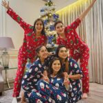 Sunny Leone Instagram - Xmas season has started!! @anishadixit @rashimaniar @sheenasgoodlife @doll_0229