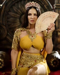 Sunny Leone Instagram - 👑
.
.
#SunnyLeone #OhMyGhost #OMG  #ComingSoon