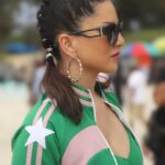 Sunny Leone Instagram - Go Green! 💚🎄 . . Outfit by @nidhimalhan Accessories by @forever21_in Sunglasses by @opiumeyewear Shoes by @stevemaddenindia Styled by @hitendrakapopara Fashion team : @tanyakalraaa @sarinabudathoki Hmu @jeetihairtstylist @kin_vanity Photography by @deepaksfilmography . . @mtvsplitsvilla @mtvindia #MTVSplitsvillaX4 #MTVSplitsvilla #Splitsvilla